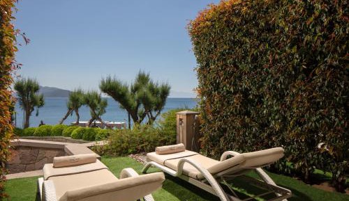 Deluxe Marine Room, Guest room, 1 King, Sea view, Balcony