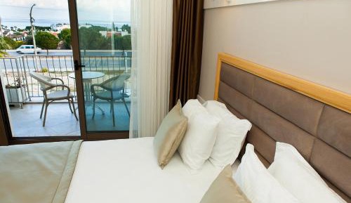 Deluxe Double or Twin Room with Sea View
