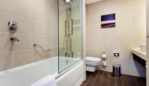 One-Bedroom King Suite