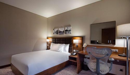 Queen Room - Accessible