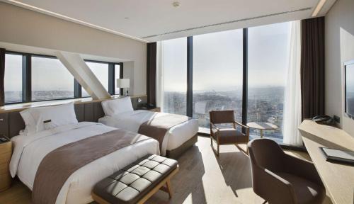 Twin Deluxe Room with Panoramic View