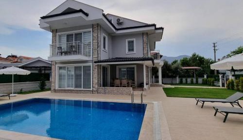 Villa with Garden View