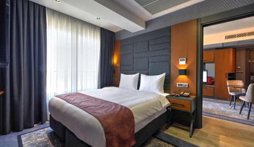 One-Bedroom Premium Room with Kitchenette