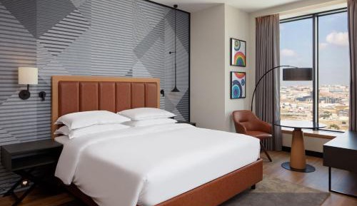 Executive King Room with City View - Club Lounge Access