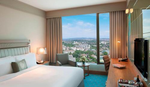 Executive King Room with Club Lounge Access and City View