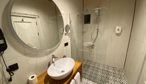 Deluxe Double Room with Bath