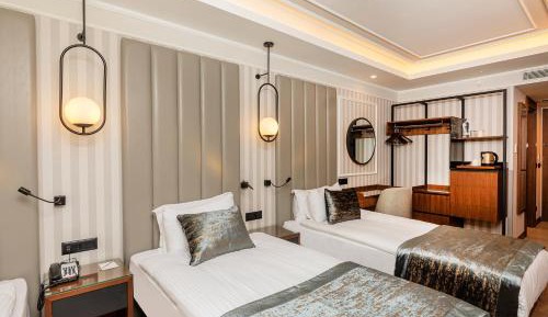 Basement Triple Room With Balcony