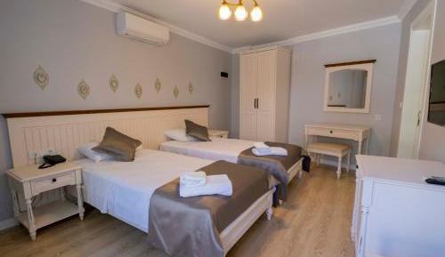 Twin Room with Pool View