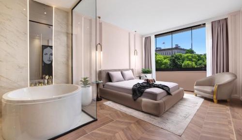 King Suite with Turkish Hammam and Bath Tub