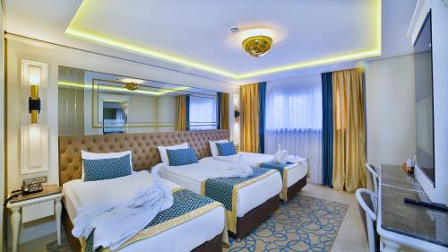 Deluxe Triple Room