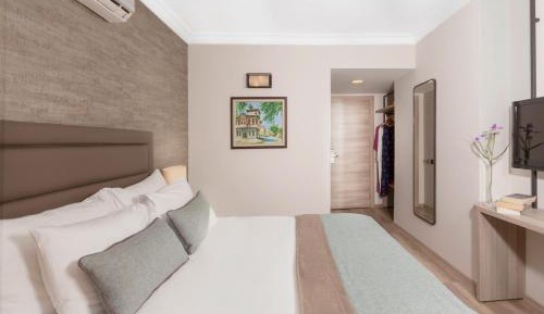Standard Double or Twin Room with Garden View