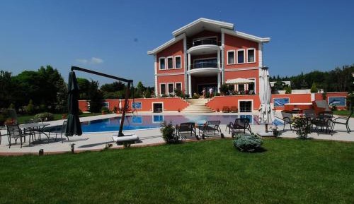Deluxe Villa