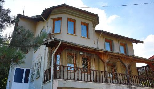 Villa with Garden View