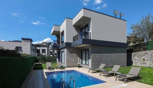 Villa with Private Pool