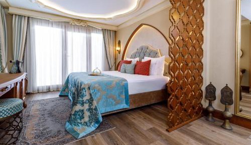 Suite with Hot Tub