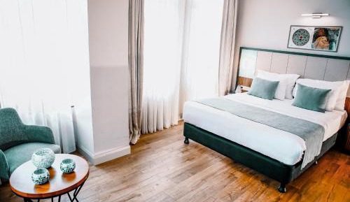 Deluxe Double or Twin Room