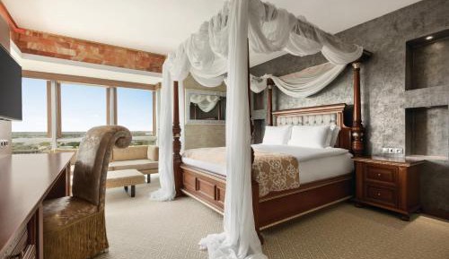 Premium Queen Room - Non-Smoking