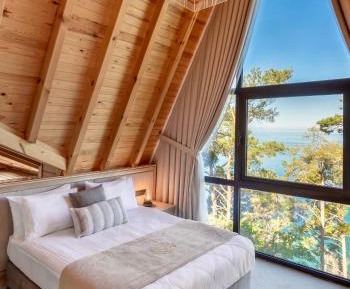 Deluxe Suite with Sea View