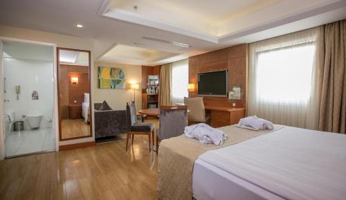 Executive King Suite - Non-Smoking