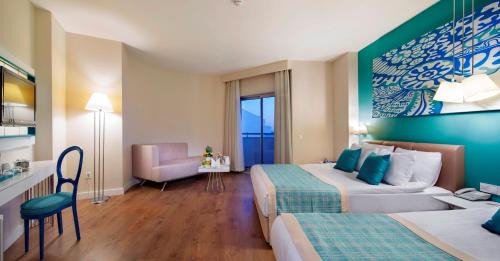 Double or Twin Room with Side Sea View