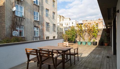 Spacious Three Bedroom with Large Terrace (A24)