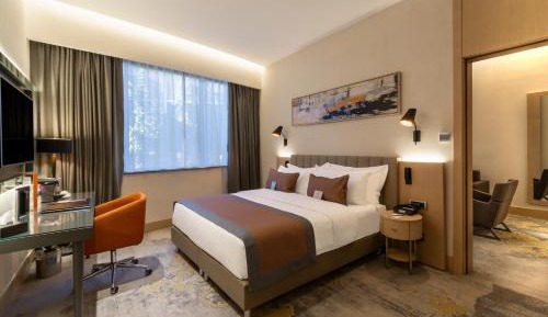 One-Bedroom King Suite - Non-Smoking