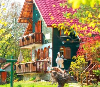 Villa with Garden View
