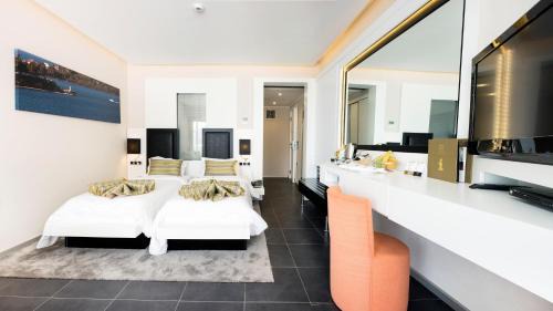 Standard Double or Twin Room with Balcony