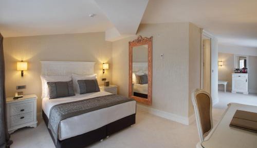 Junior Suite with Balcony