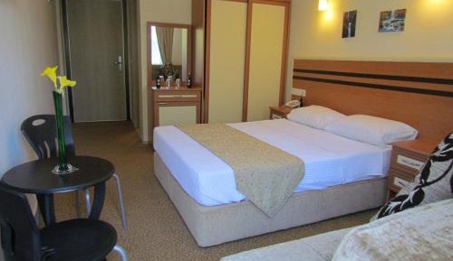 Comfort Double Room with Cot Available