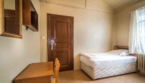 Single Room with Shared Bathroom