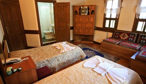Corner Twin Room