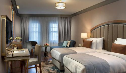 Deluxe Twin Beds Room