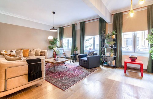 Sisli Apartment | Flat in Central Location 6 min to City Nisantasi