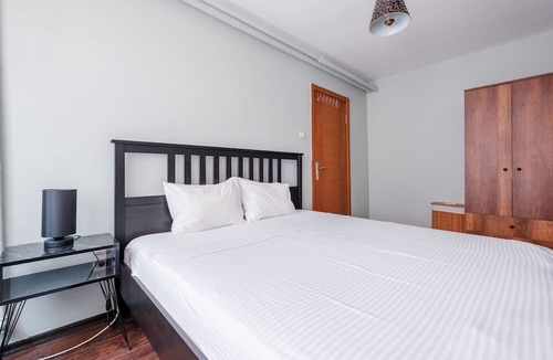 Besiktas Apartment | Near Ciragan Palace: 2-Min Walk