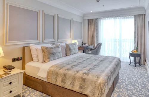 Moda Hotel | Dekalb Hotel