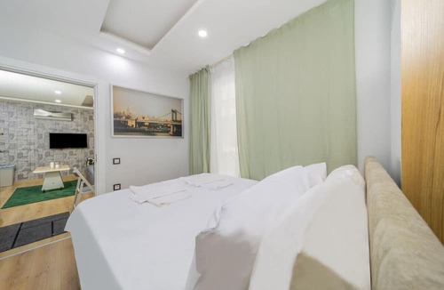 Kaleici Apartment | Modern Flat with Central Location in Antalya