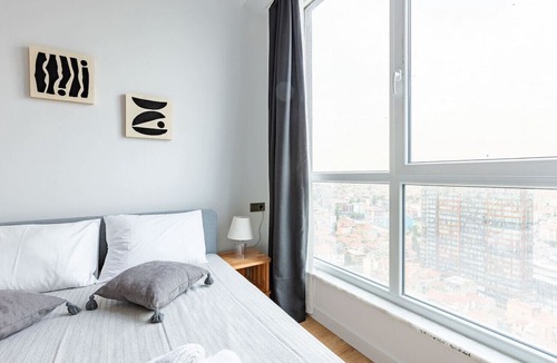 Kadikoy Apartment | Modern Flat with Fantastic City View in Kadikoy