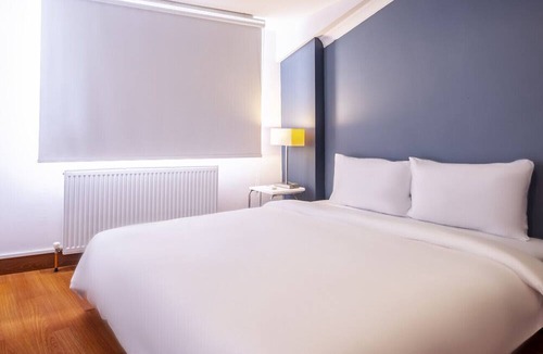 Maltepe Apartment | Sea View Sleek Flat near Transportation in Maltepe