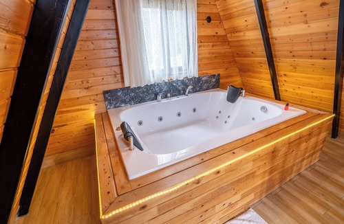 Karaoz Hotel | Karaöz Sapphire Bungalows