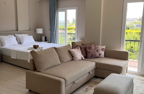 Narlidere Hotel | B.equine Range Hotel