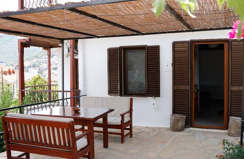 Datca City Center House | 3+1 Bahçeli deniz ve şehir manzaralı konak