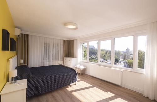 Kabatas Condo | Contemporary Waterfront Apt. with a Stunning View