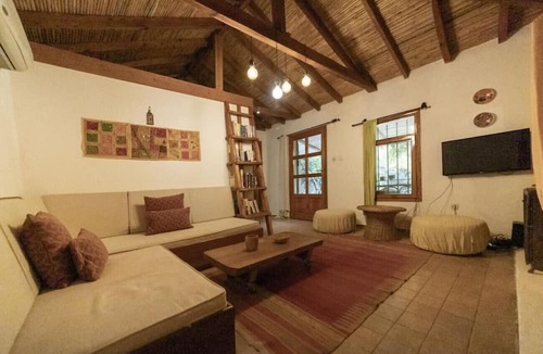 Bitez Villa | Cozy House with Garden in Bodrum Bitez