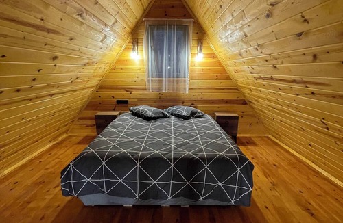 Yomra House | away from the hustle and bustle of the city, and very close to the center.