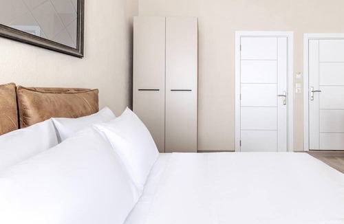 Rasimpasa House | Hotel Room w Garden Near Moda and Kadikoy Square