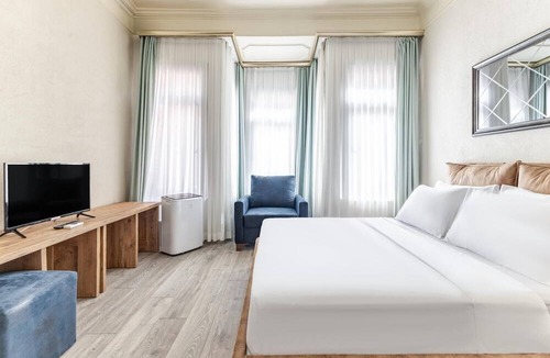 Rasimpasa House | Hotel Room w Garden Near Moda and Kadikoy Square