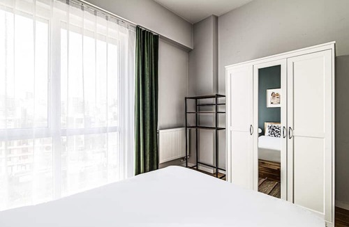 Kagithane Apartment | Modern Istanbul Flat, 10 Min to Airport Metro