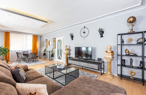 Fenerbahce Apartment | Spacious Flat with Balcony on Bagdat Street