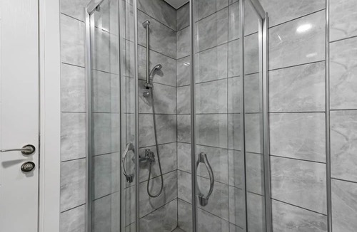 Seki Apartment | Residence w Balcony and Shared Pool 7 min to Coast